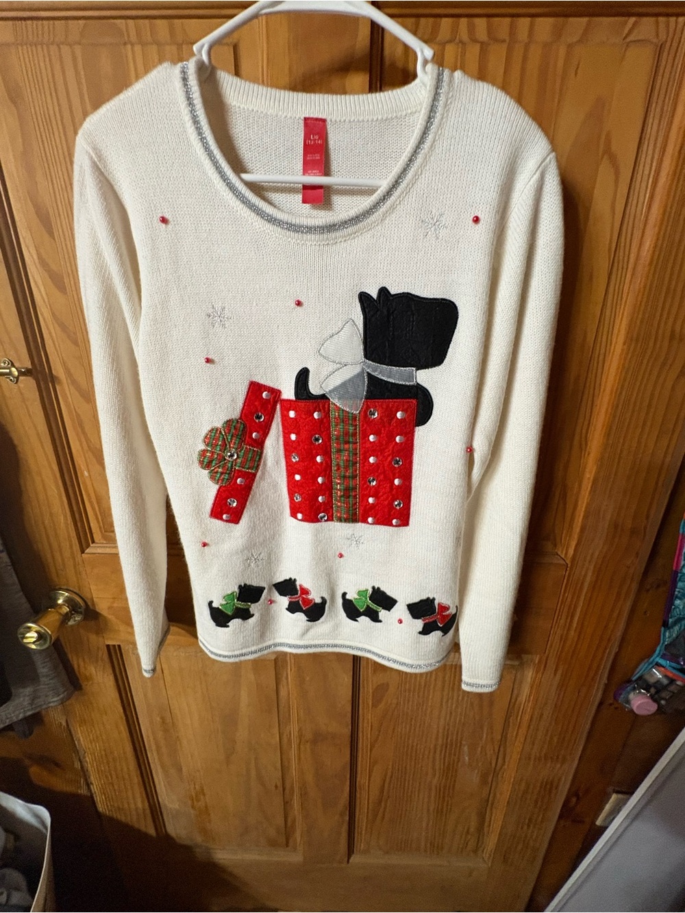 Women’s Cream Holiday Sweater with Festive Gift and Scottie Dog Motif